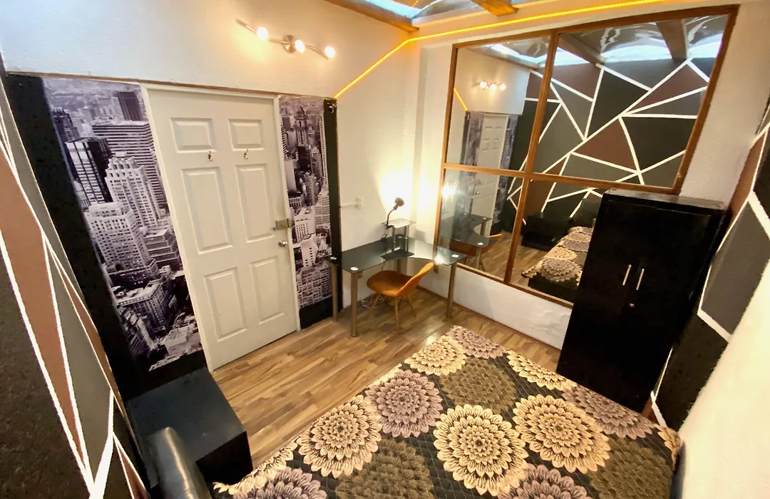 ROOMIES HOSTEL Condesa-1